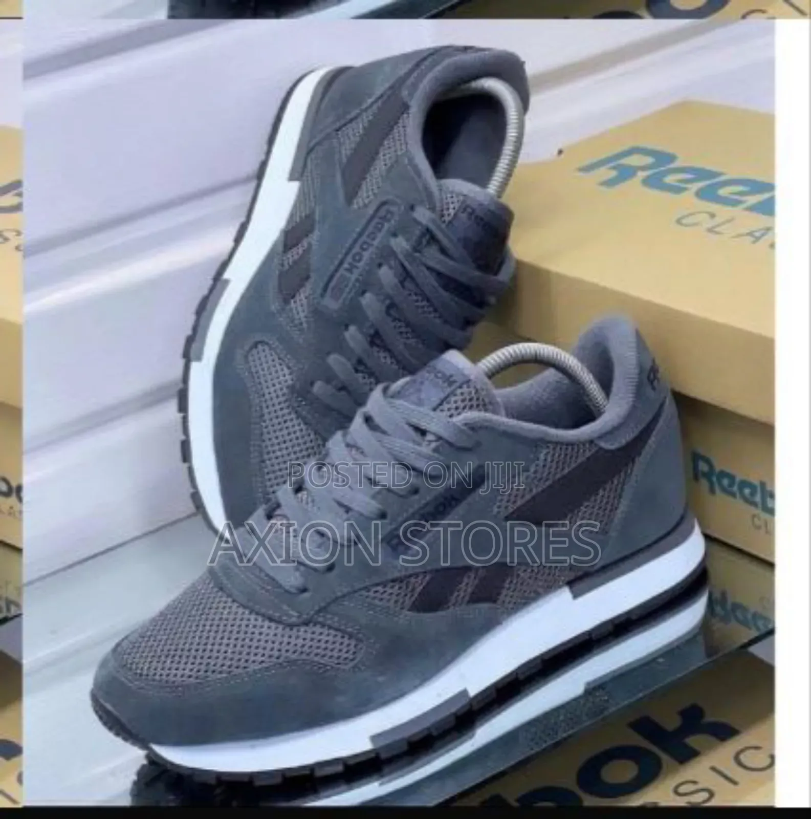 High Quality Reebok Sneakers