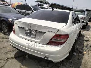 Mercedes-Benz C300 Luxury Sedan RWD (3.0L 6cyl 7A) 2010 White