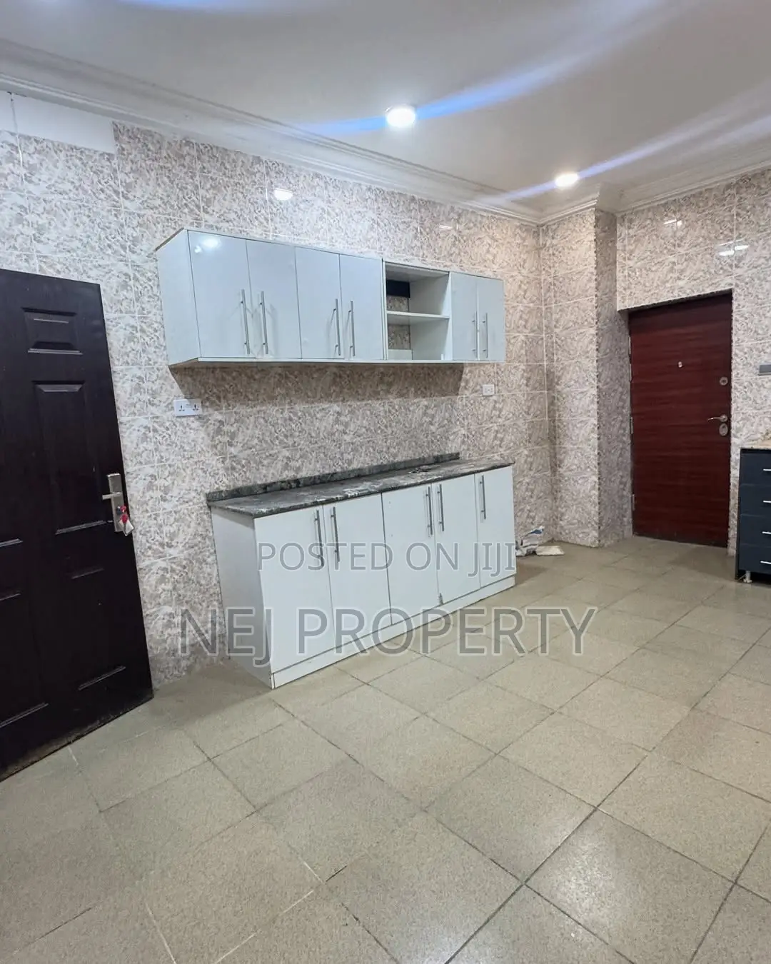 4bdrm Townhouse Terrace in Jahi for rent
