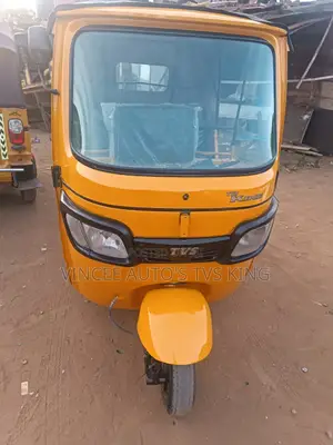 TVS King Cargo 2022 Yellow