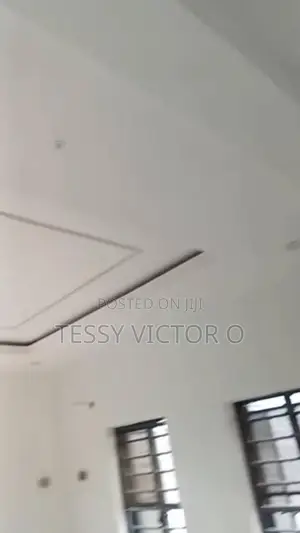 3bdrm Duplex in Tessy Victor, Oshimili South for rent