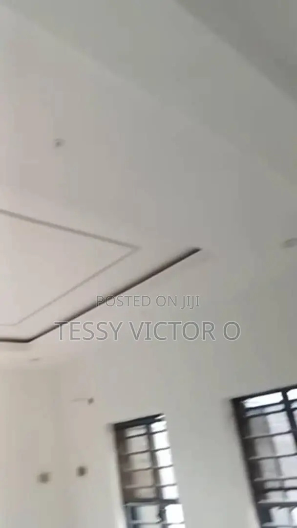 3bdrm Duplex in Tessy Victor, Oshimili South for rent