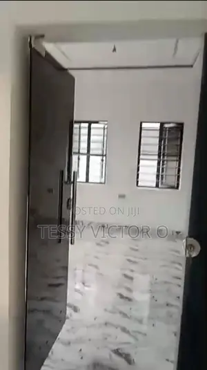 3bdrm Duplex in Tessy Victor, Oshimili South for rent