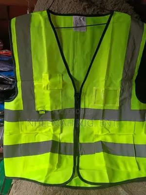 Reflective Jacket With Pockets As Zip