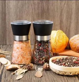 2 Pieces Manual Salt Pepper Seasoning Bottle