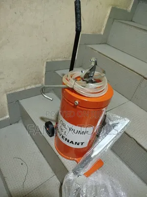 Oil Bucket 16 Liters.