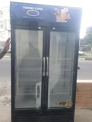 Chiller. Show Glass Double