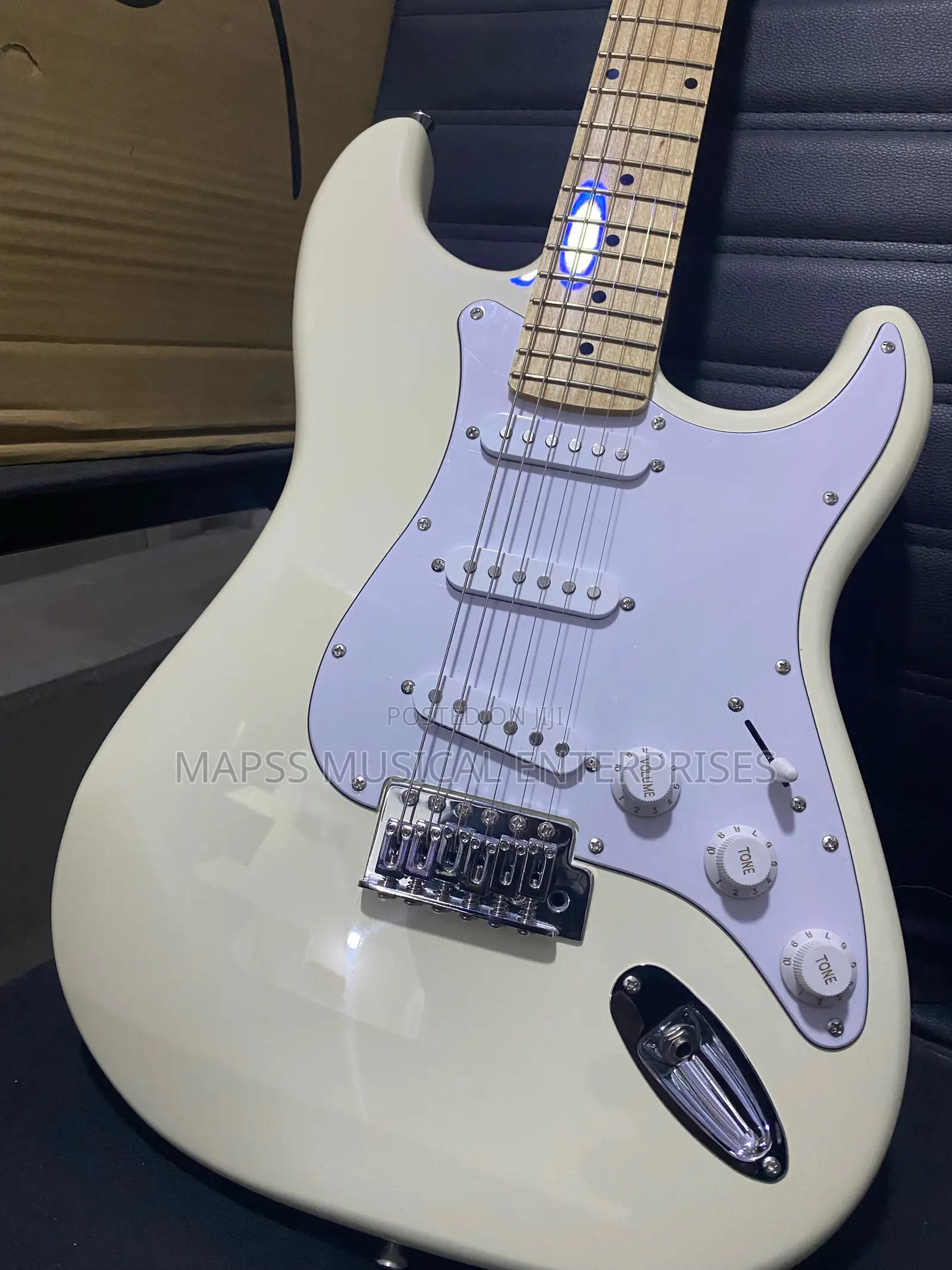 Stratocaster Lg-2 Electric Guitar