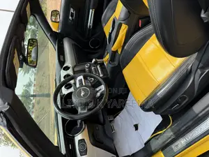 Ford Mustang GT Premium 2dr Convertible (5.0L 8cyl 6M) 2015 Yellow