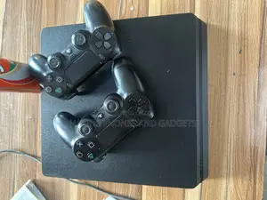 Play Station 4