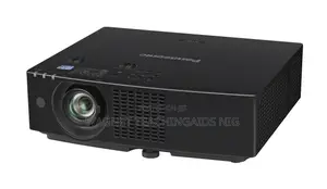 Panasonic Pt-vmz71, 7000 Lumens Projector