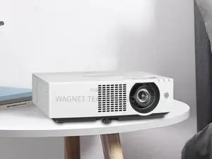 Panasonic Pt-vmz71, 7000 Lumens Projector