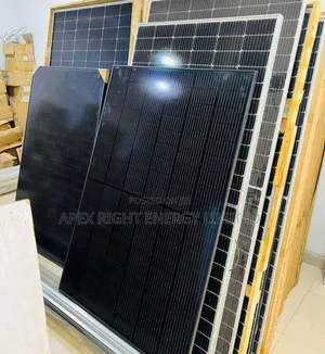 500watts Canadian All Black Panel