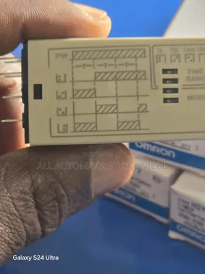 Omron Solid State Timer H3yn - 2 Ac 200- 230 V