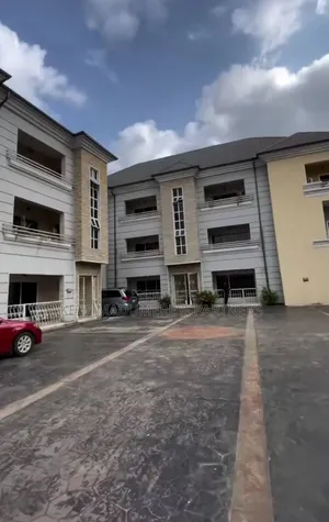 9bdrm Block of Flats in Ada George Port for sale