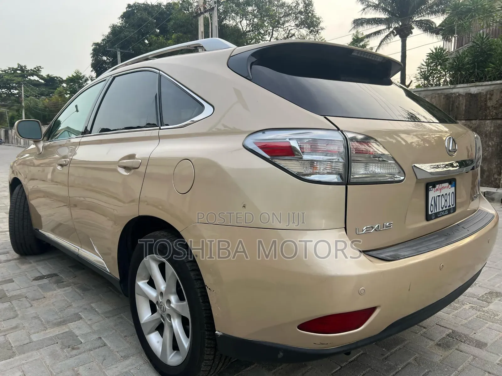 Lexus RX 350 2011 Gold