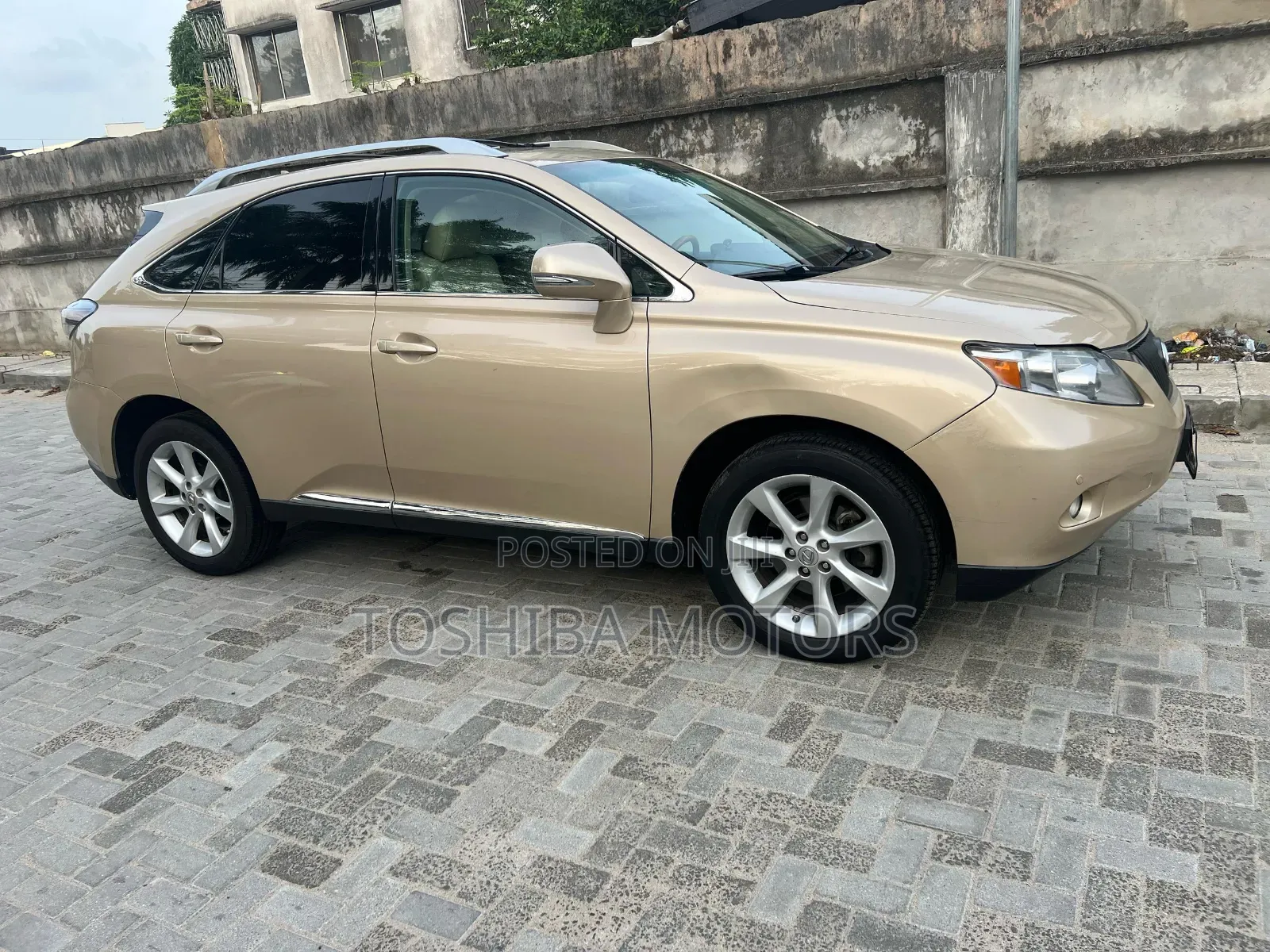 Lexus RX 350 2011 Gold