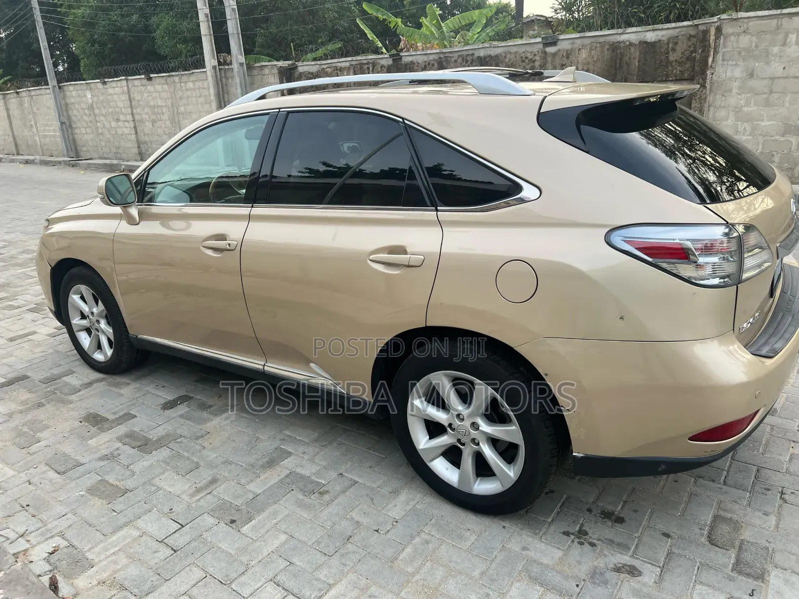 Lexus RX 350 2011 Gold