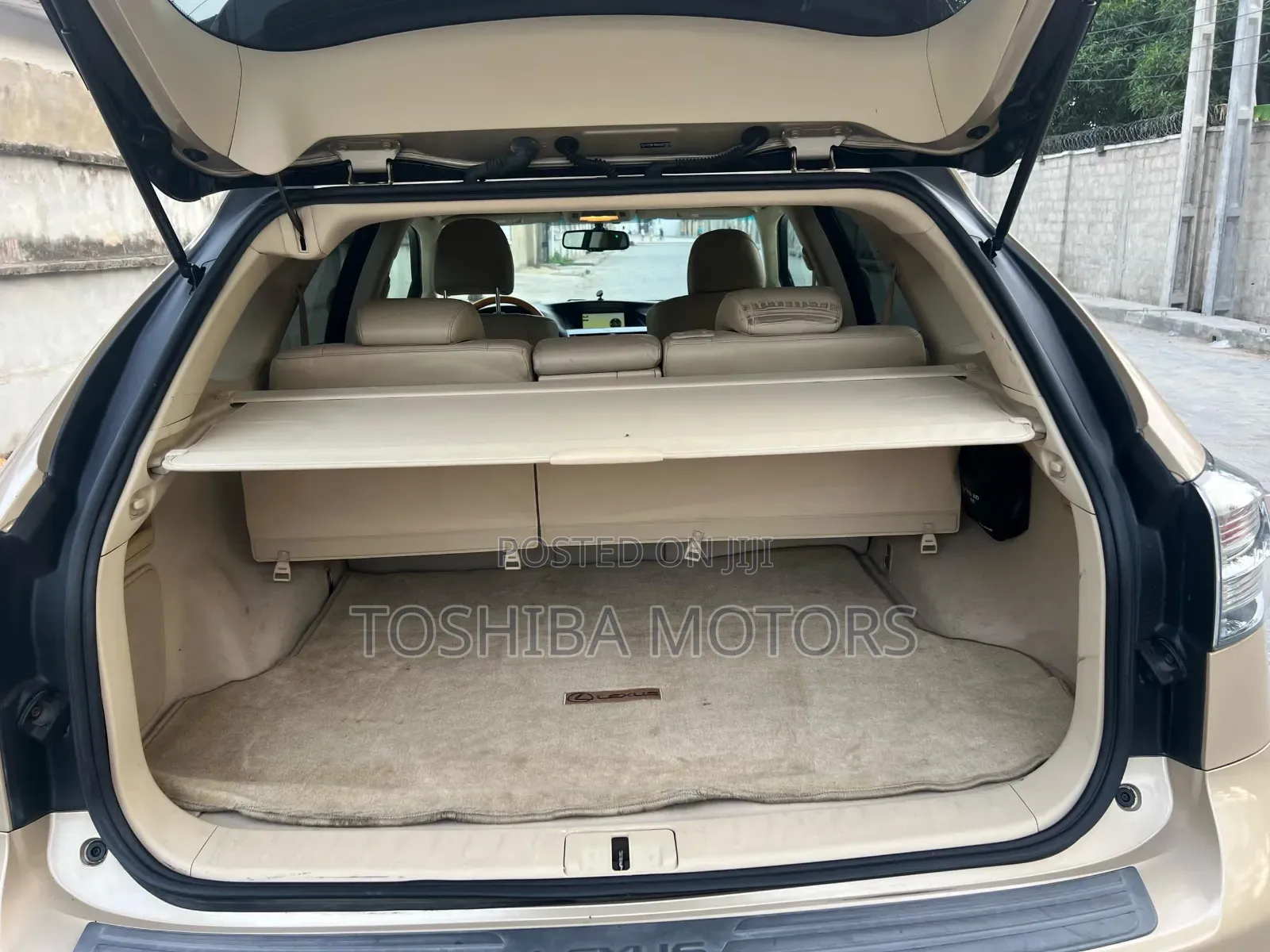 Lexus RX 350 2011 Gold