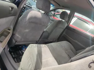 Toyota Camry LE 4dr Sedan (2.4L 4cyl 5M) 2004 Blue