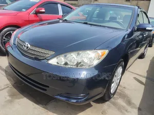 Toyota Camry LE 4dr Sedan (2.4L 4cyl 5M) 2004 Blue