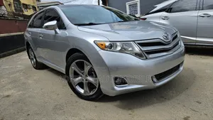Toyota Venza XLE 4dr Wagon AWD (3.5L 6cyl 6A) 2014 Silver