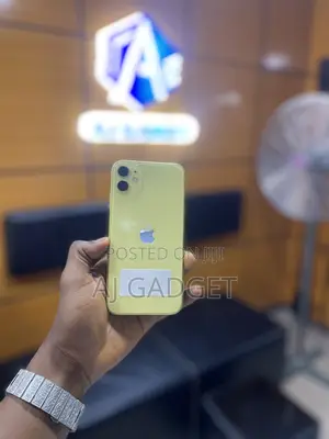Apple iPhone 11 64 GB Yellow