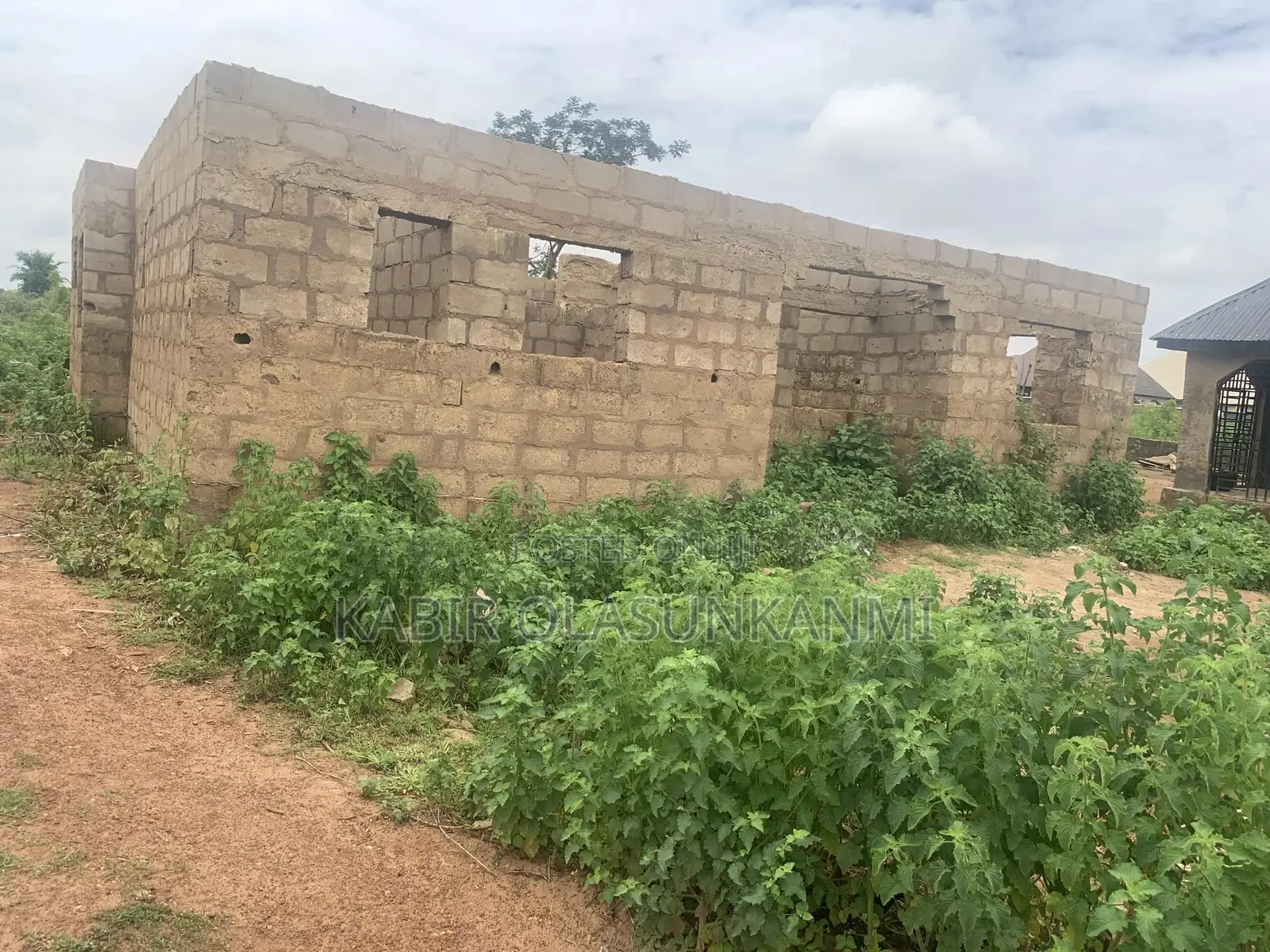 Uncompleted 3bedroom Flat
