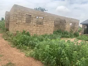 Uncompleted 3bedroom Flat