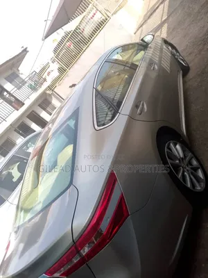 Toyota Avalon XLE 4dr Sedan (3.5L 6cyl 6A) 2014 Gold
