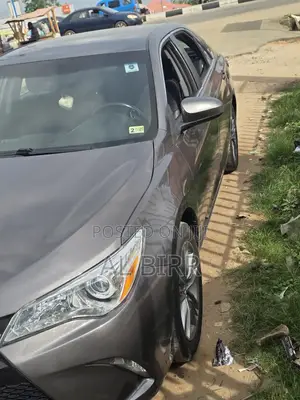 Toyota Camry SE 4dr Sedan (2.5L 4cyl 6A) 2017 Gray