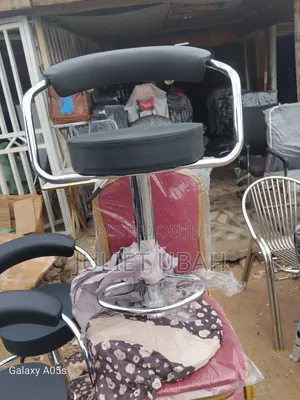 Round Bar Stool