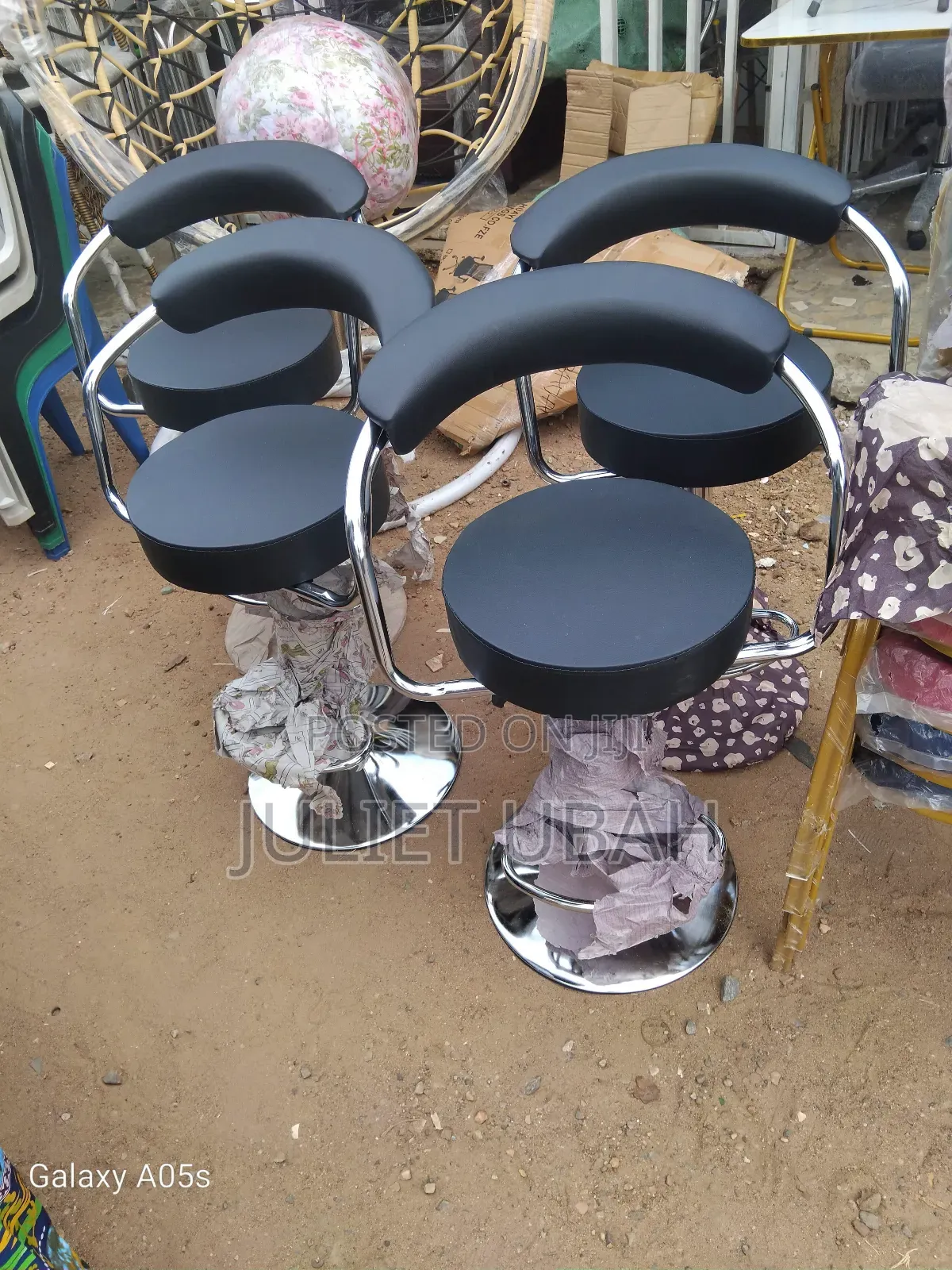 Round Bar Stool