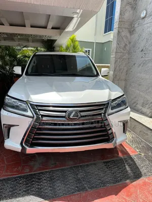 Lexus LX 570 AWD 2016 White