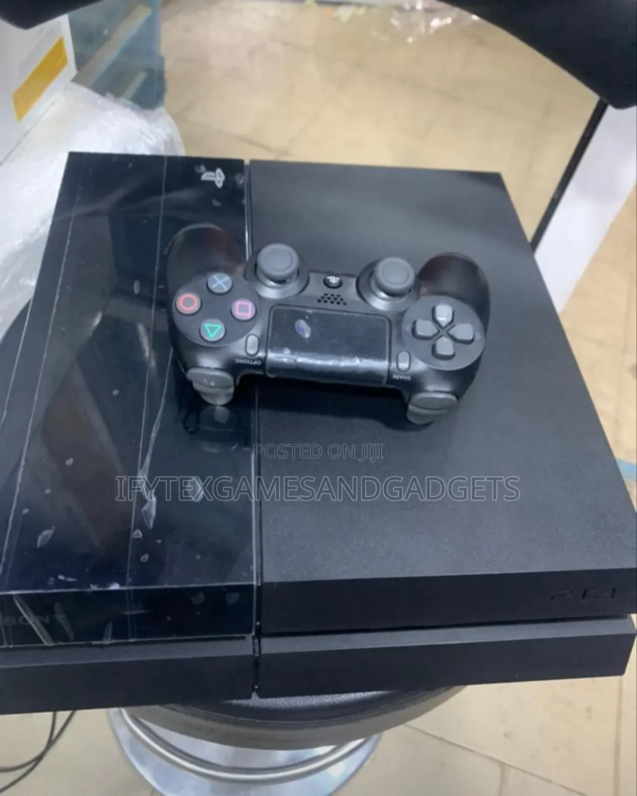 Playstation 4 500gb With 1 Quality Controller and Accessory