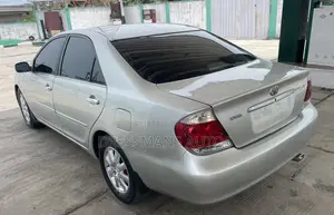 Toyota Camry 2004 Silver