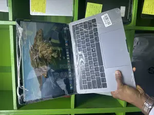 Laptop Apple MacBook Pro 2019 16GB Intel Core I7 SSD 256GB