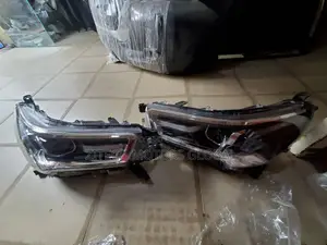 Set of Headlamp Hilux 2020 Model