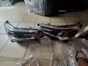 Set of Headlamp Hilux 2020 Model