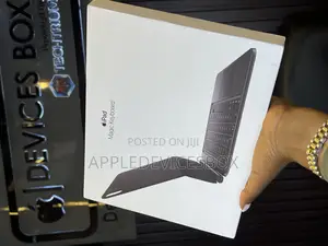 Photo - 13 Inch iPad Magic Keyboard (M4)