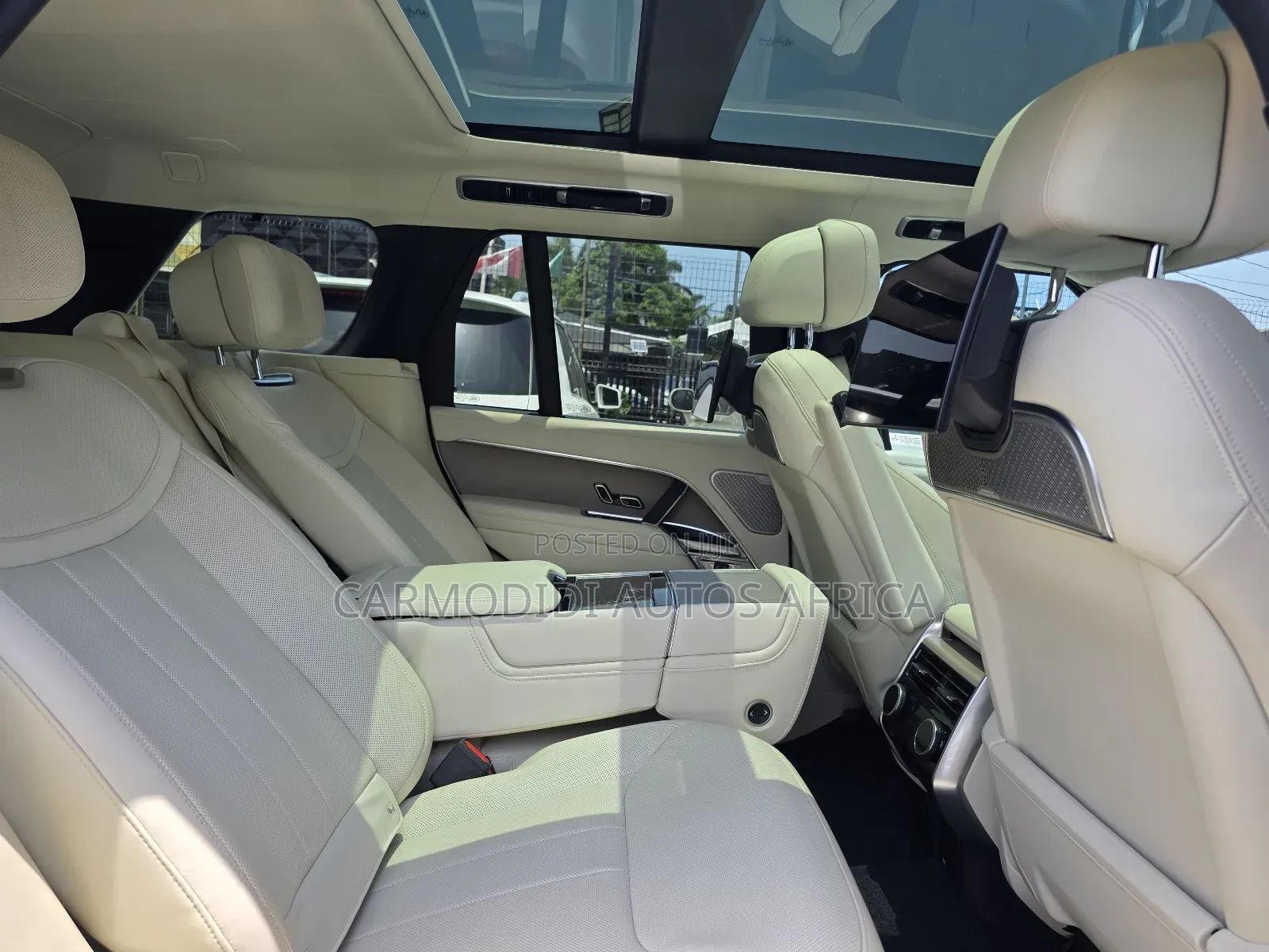 Land Rover Range Rover Vogue 2023 Brown
