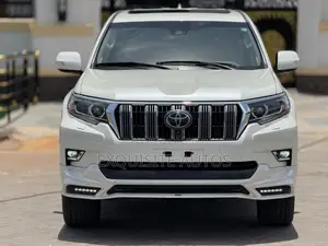 Photo - Toyota Land Cruiser Prado 2022 White