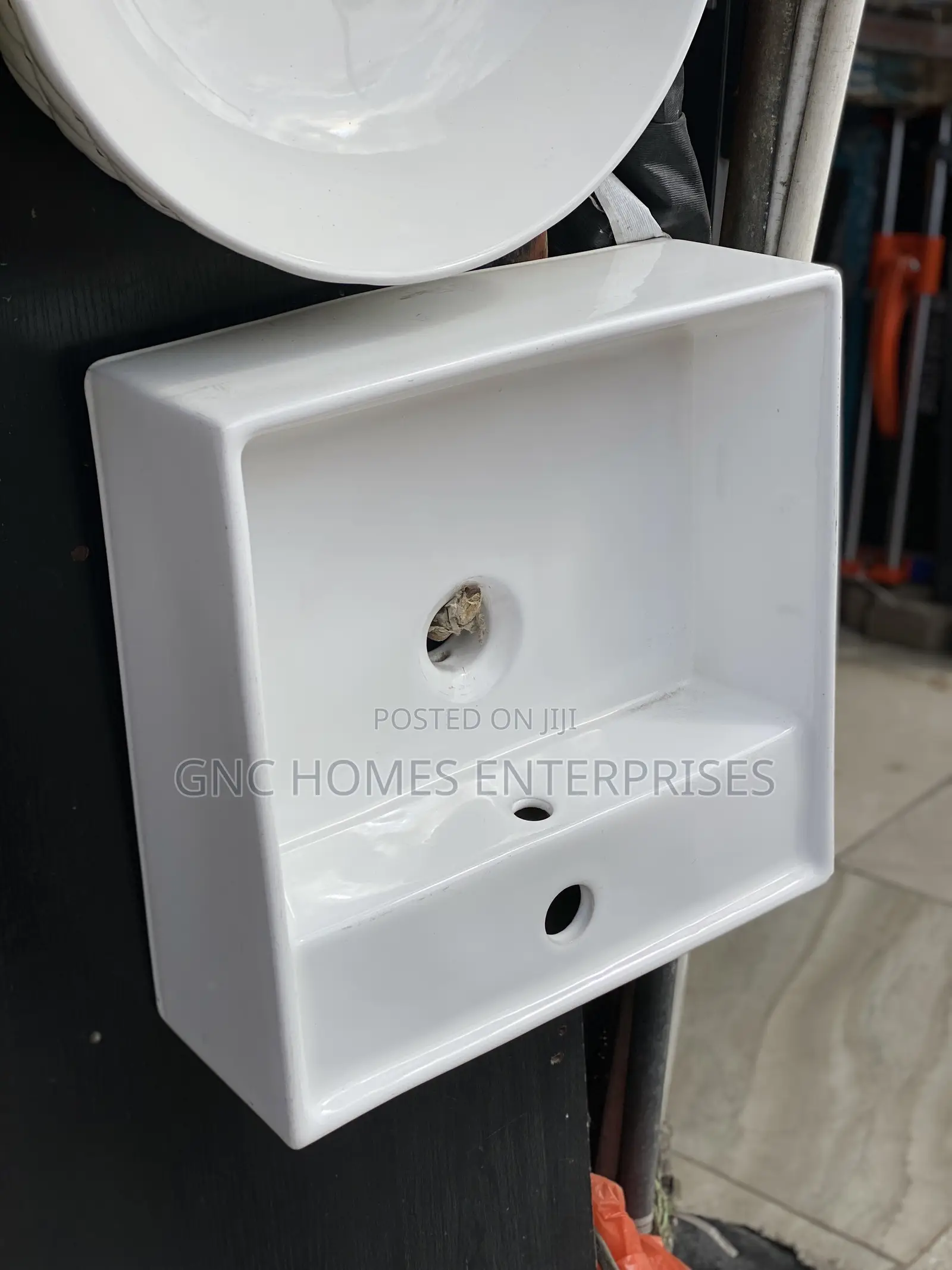 50/40 Handing Basin