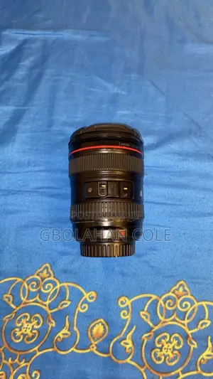 Photo - Canon Ef Lens 24-105mm
