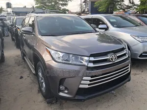 Toyota Highlander Limited 4dr SUV AWD (3.5L 6cyl 6A) 2015 Gray