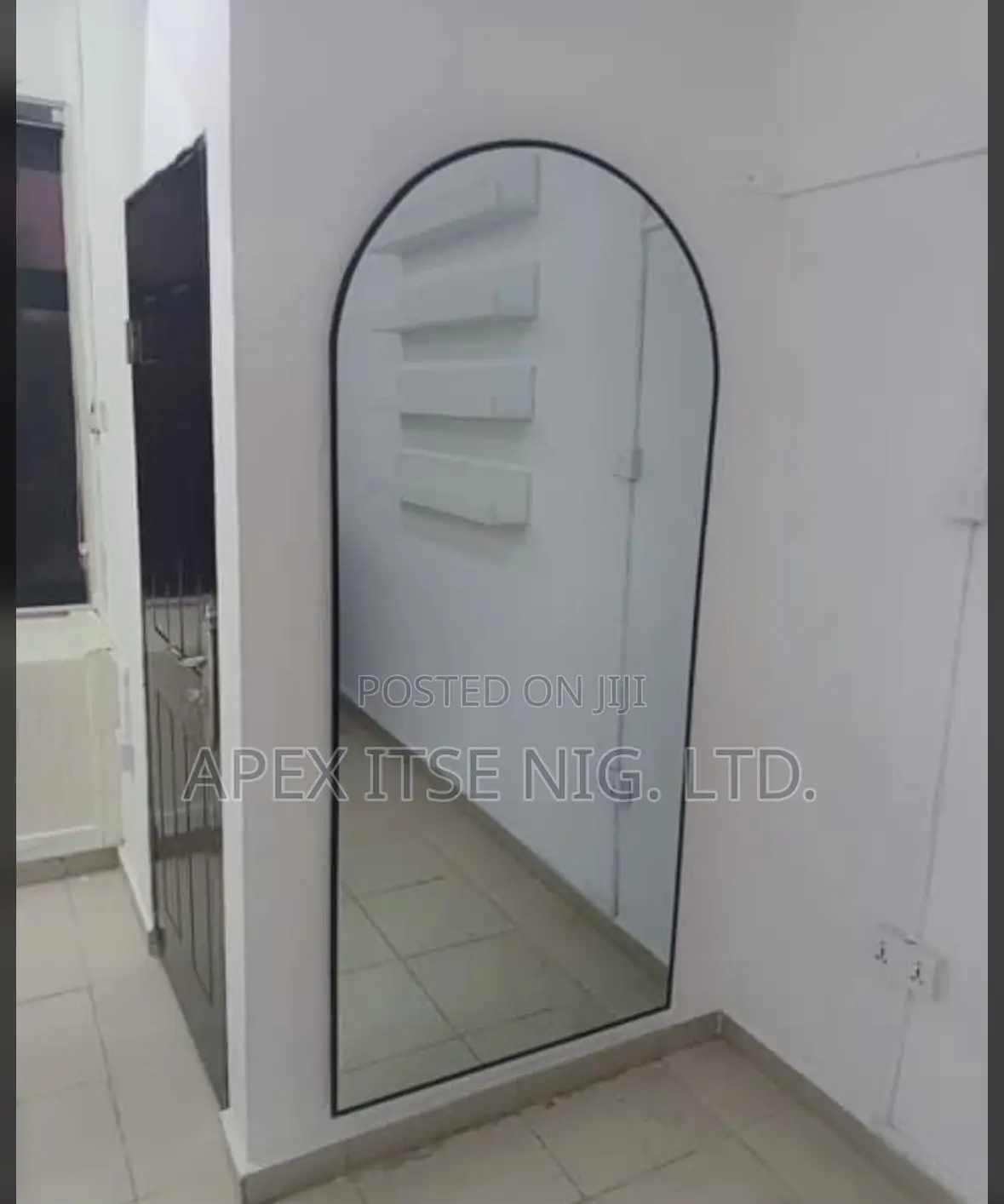 Top Curve Wall Mirror