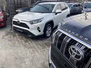 Toyota RAV4 XLE Premium 2021 White