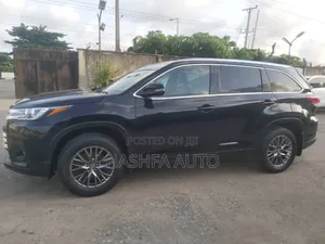 Toyota Highlander XLE 4x4 V6 (3.5L 6cyl 8A) 2018 Black