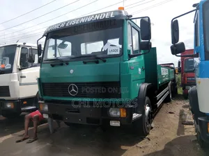 Mercedes 1320 Truck Green 24fit