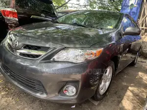 Toyota Corolla LE 4dr Sedan (1.8L 4cyl 4A) 2010 Gray